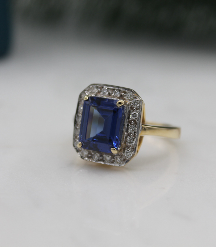 Pırlanta Detaylı Baget Safir Yüzük